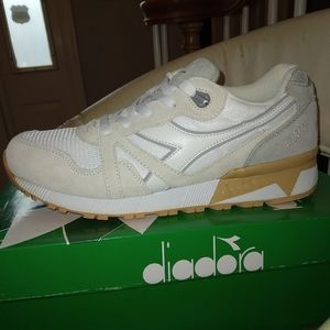 Diadora N9000